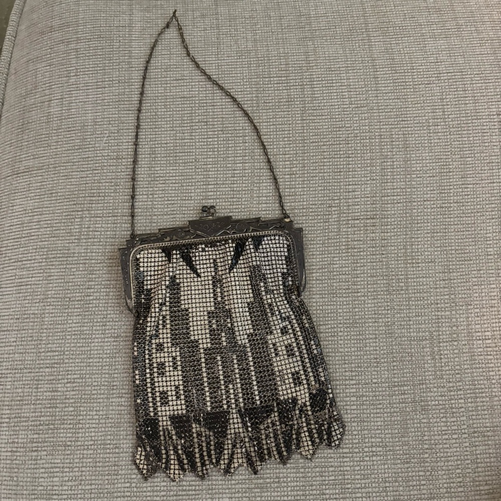 Vintage whiting & David purse art inspiration city- beaded Black and Silver